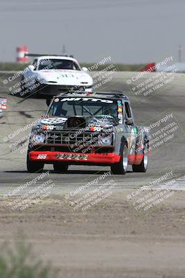 media/Sep-28-2024-24 Hours of Lemons (Sat) [[a8d5ec1683]]/1140am (Outside Grapevine)/